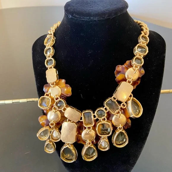 NWT preppy luxury J. Crew flower crystal and tortoise statement necklace